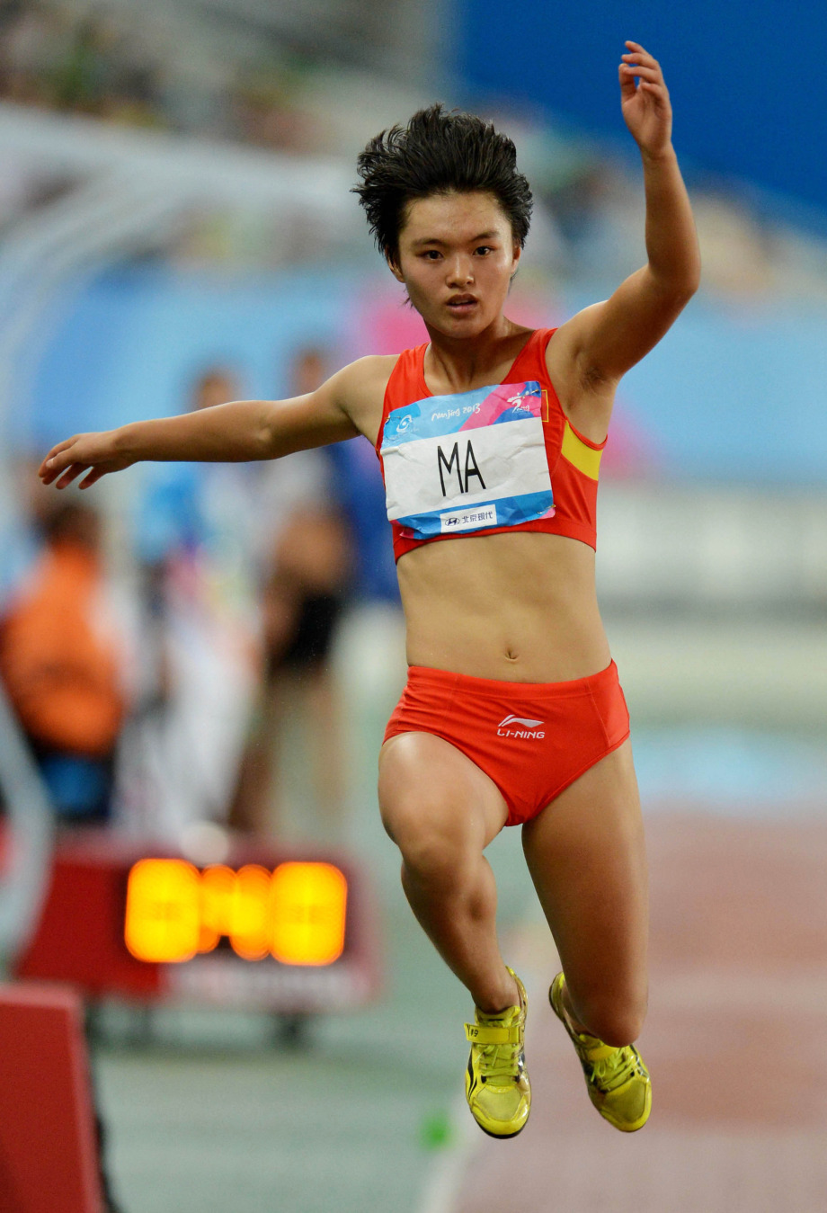 高清图集中国选手马月获得女子三级跳远冠军