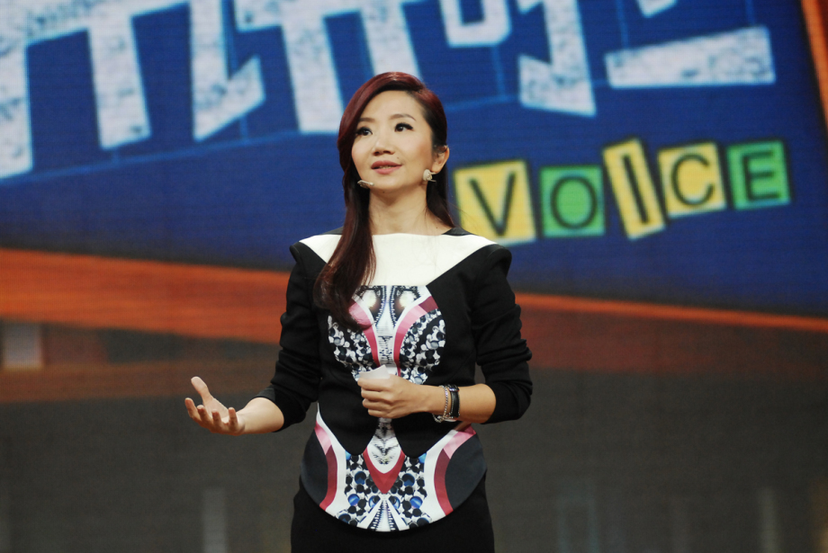 14:38台湾知名主持人,歌手陶晶莹做客撒贝宁主持的中央电视台青年电视