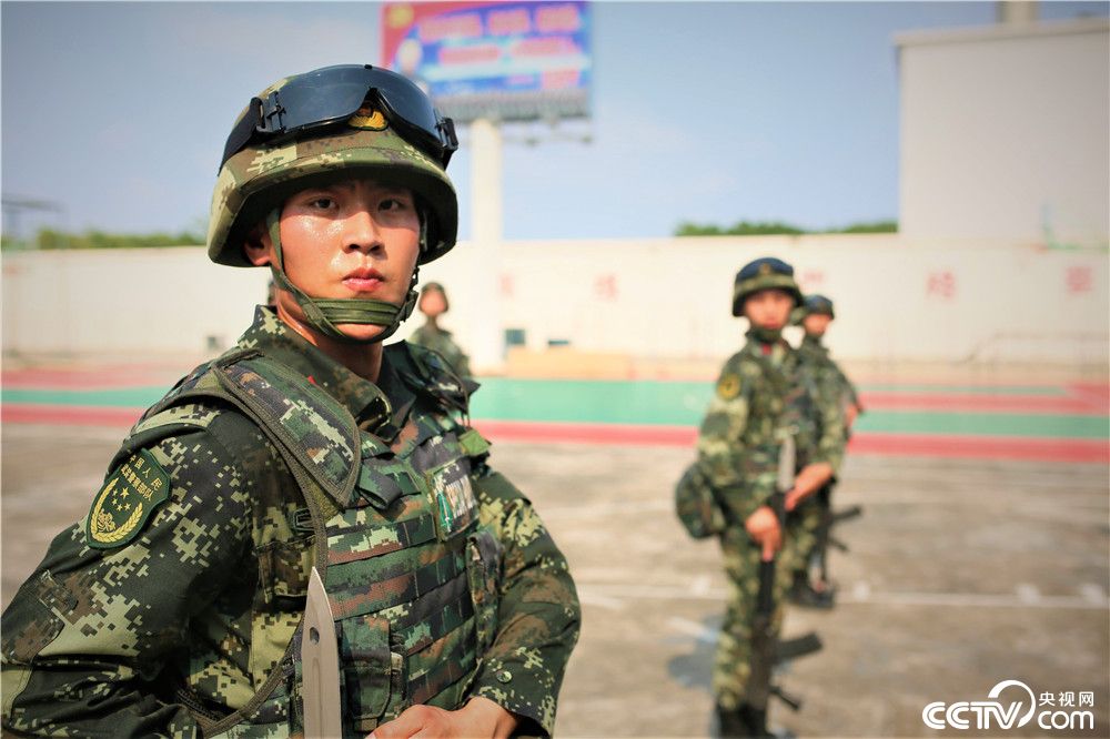 综合体能等训练课目进行强化训练,进一步提高官兵的技战术水平,为部队