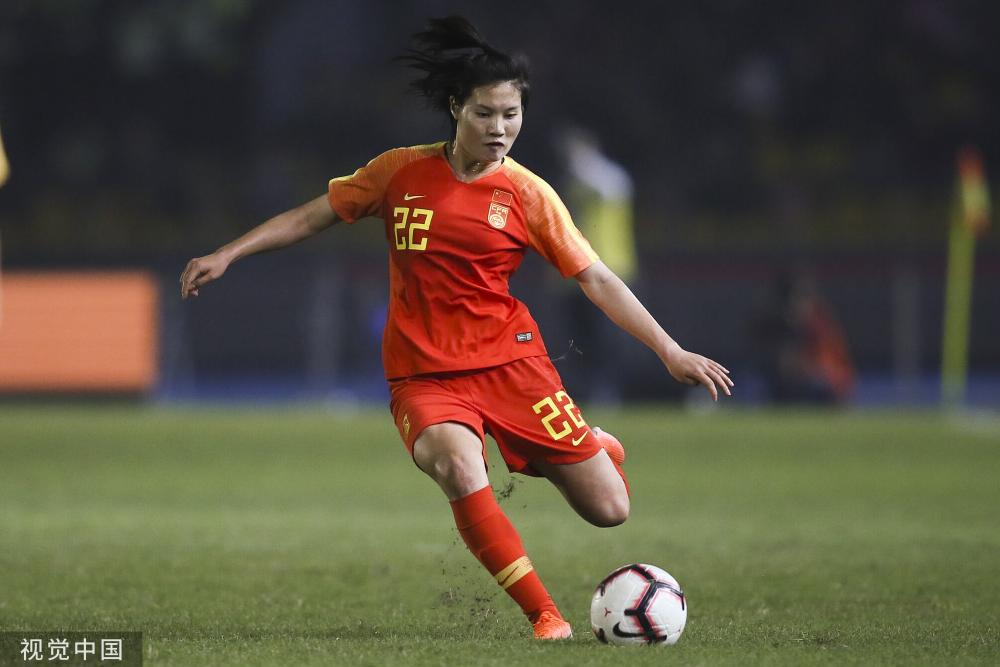 [图]彭诗梦扑单刀 中国女足点球4-2巴西夺冠