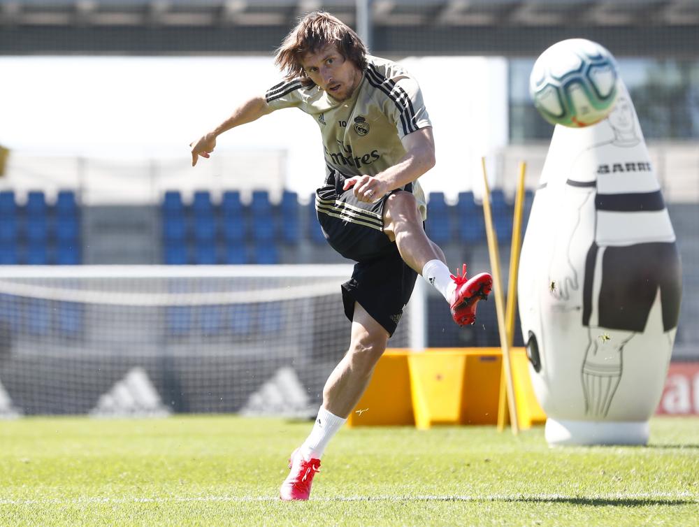 图 皇马训练备战两大将缺习严格按防疫要求训练 体育 央视网 Cctv Com