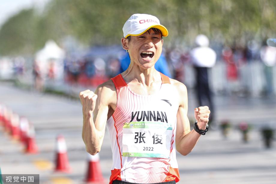 十四运会田径项目首金诞生男子20公里竞走张俊夺冠
