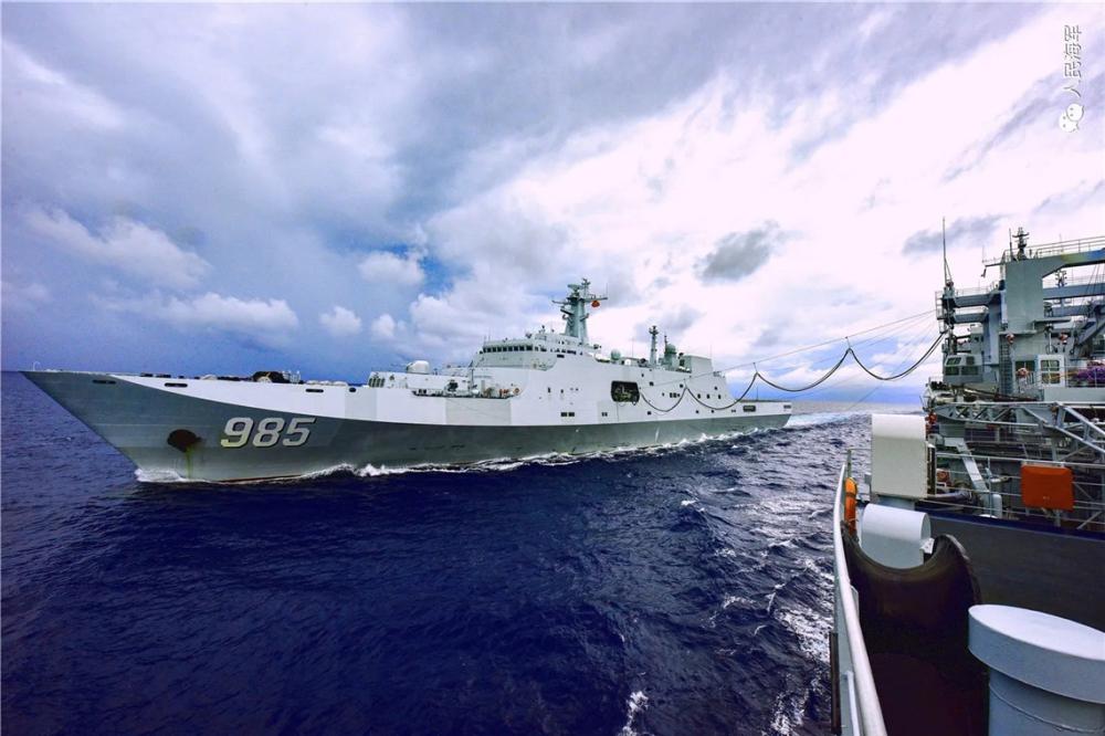 直击青海湖舰海上补给【组图】(8)