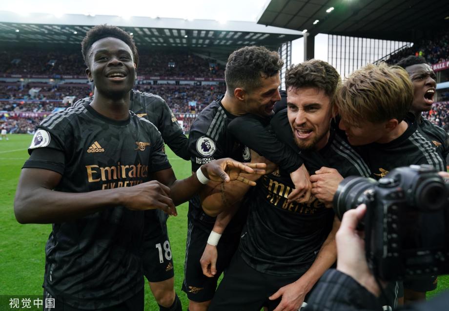 [图]萨卡‮科琴津‬破门大‮丁马‬乌龙 ‮森阿‬纳4-2维拉