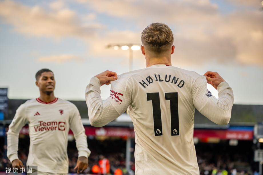 英超-霍伊伦双响 曼联2-1卢顿距前四5分