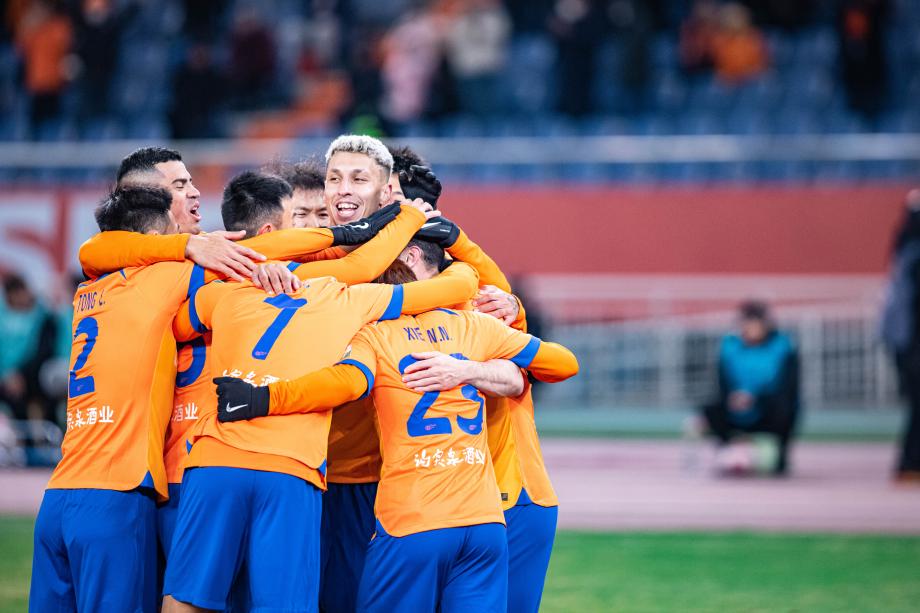 帕托补射得手克雷桑破门 山东泰山获开门红