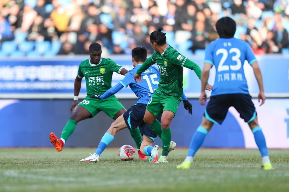 张玉宁进球杨立瑜破门 北京国安两球完胜