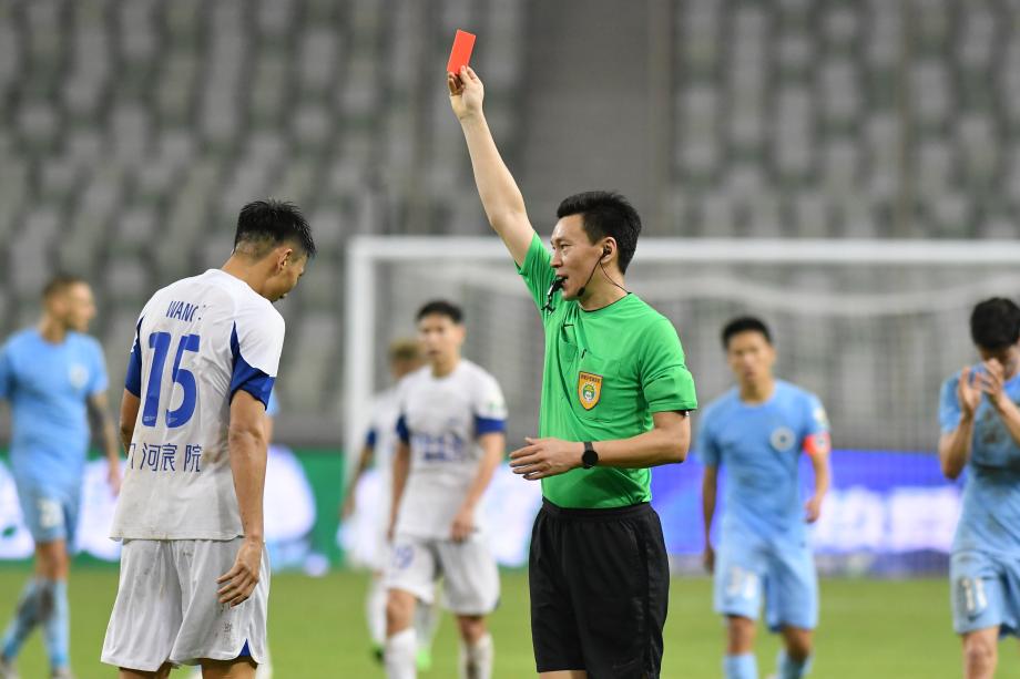 奥斯卡读秒绝平 沧州雄狮客场2-2深圳新鹏城