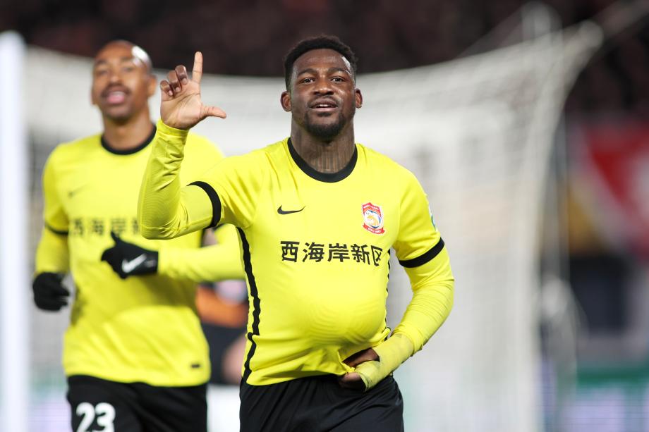 青岛西海岸1-0获中超首胜 送青岛海牛三连败