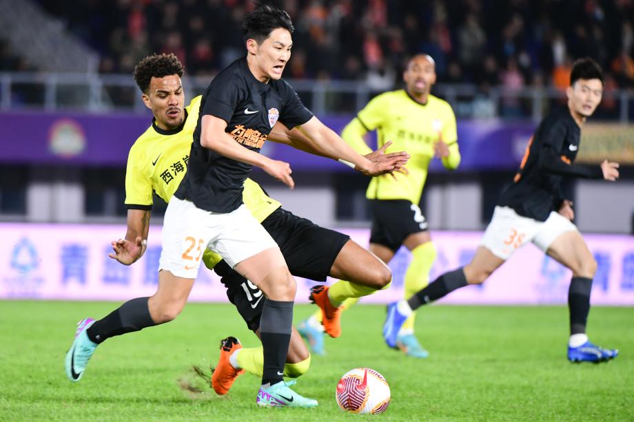 青岛西海岸1-0获中超首胜 送青岛海牛三连败