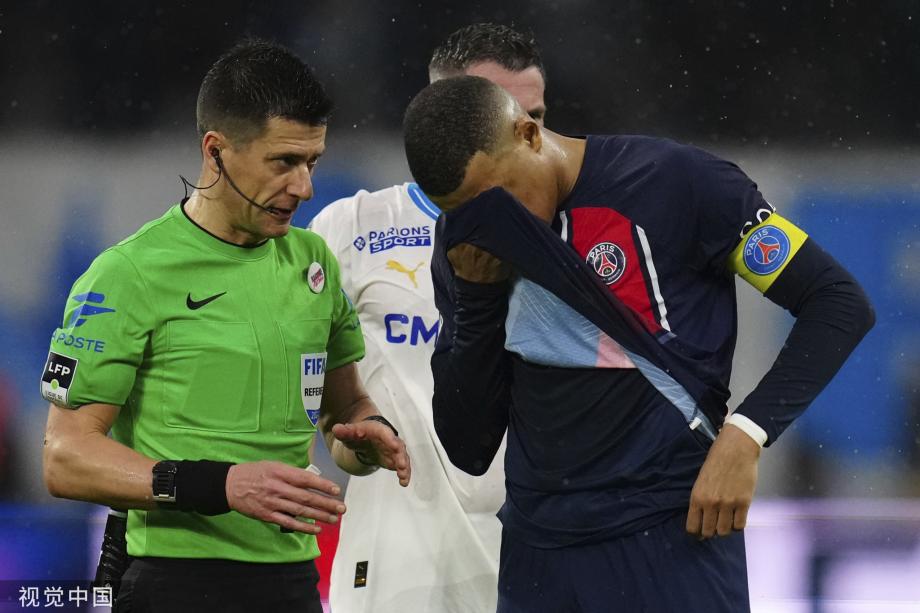 法甲-贝拉尔多红牌 十人巴黎2-0马赛12分领跑