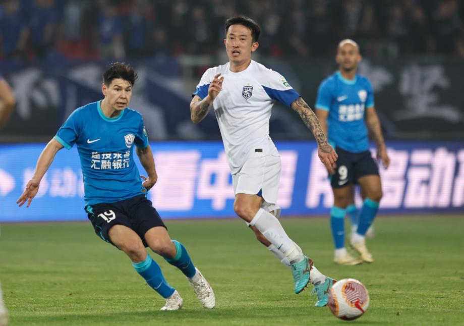 中超-埃韦尔双响奥斯卡破门 沧州雄狮3-2武汉三镇