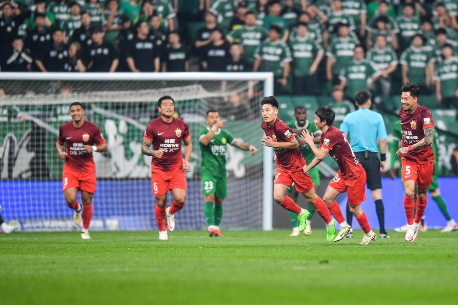 武磊双响张玉宁点射 北京国安2-2平上海海港