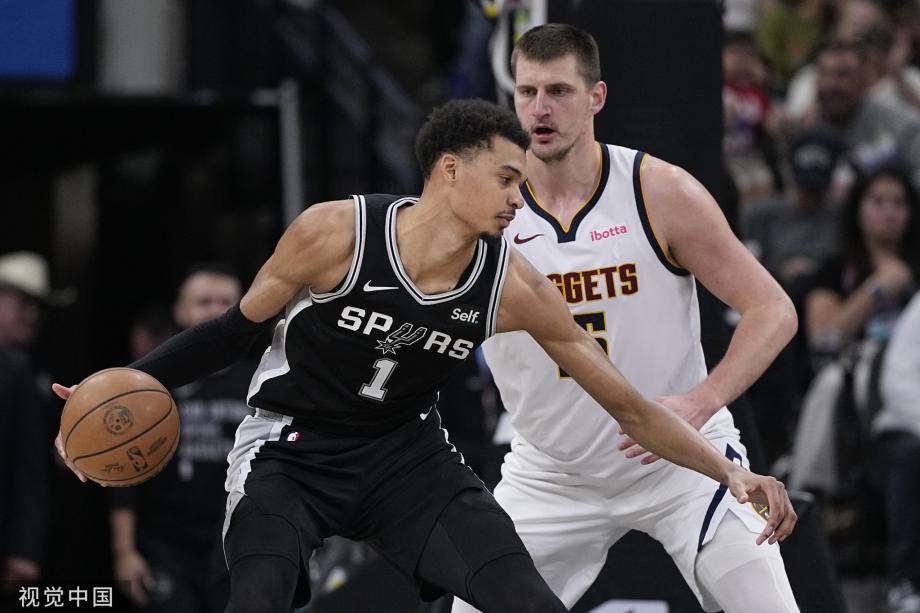 文班34+12格拉汉姆准绝杀 马刺23分逆转掘金