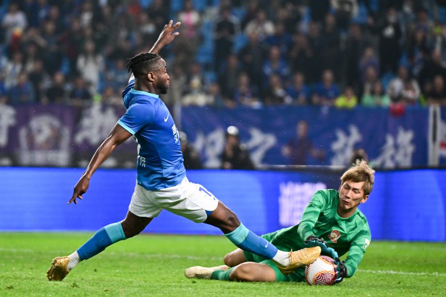 沧州雄狮18分钟3球3-2逆转青岛西海岸迎三连胜