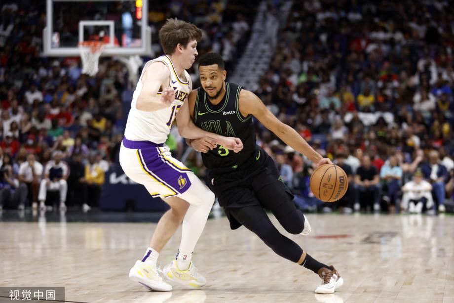 詹姆斯大号三双浓眉30+11 湖人胜鹈鹕锁定第八