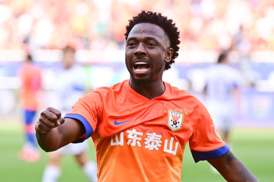 费南多传射建功 山东泰山主场4-1沧州雄狮