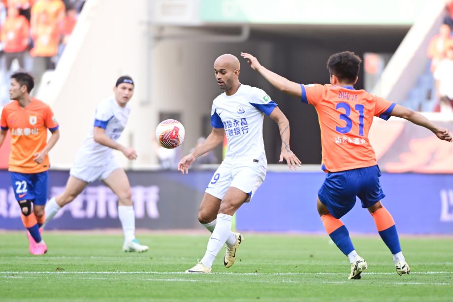 费南多传射建功 山东泰山主场4-1沧州雄狮