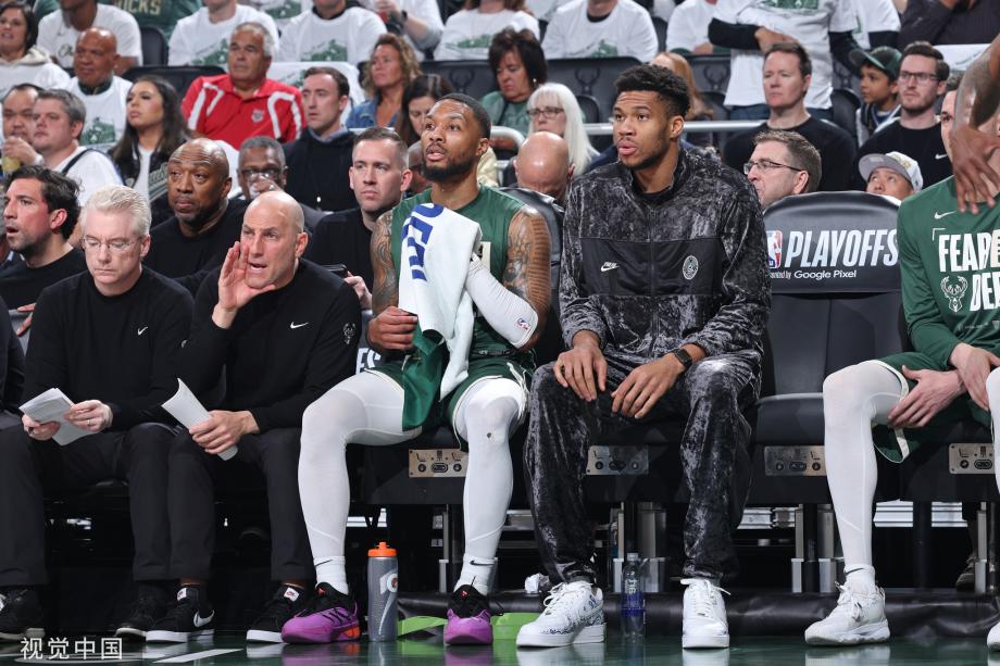 西亚卡姆37+11+6 步行者轻取雄鹿总分扳成1-1平