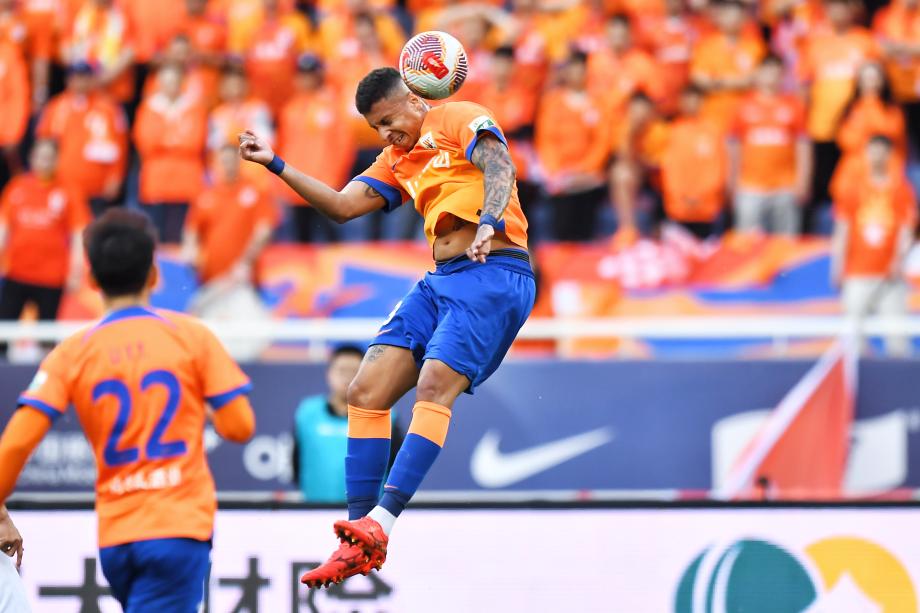 中超-克雷桑帽子戏法 山东泰山3-1南通支云