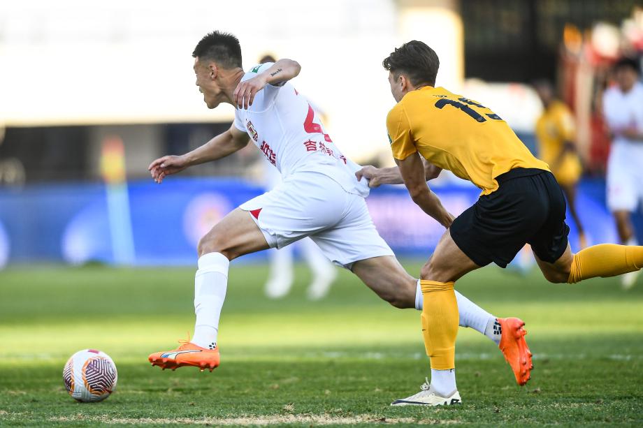 贝里奇杜加利奇破门 长春亚泰1-1深圳新鹏城