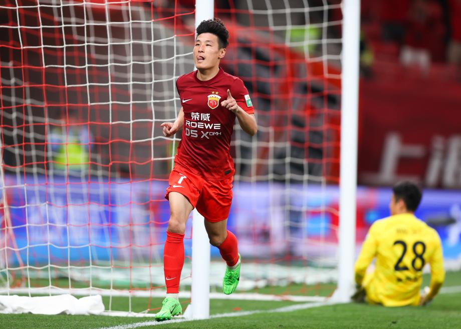 武磊梅开二度 上海海港主场大胜长春亚泰