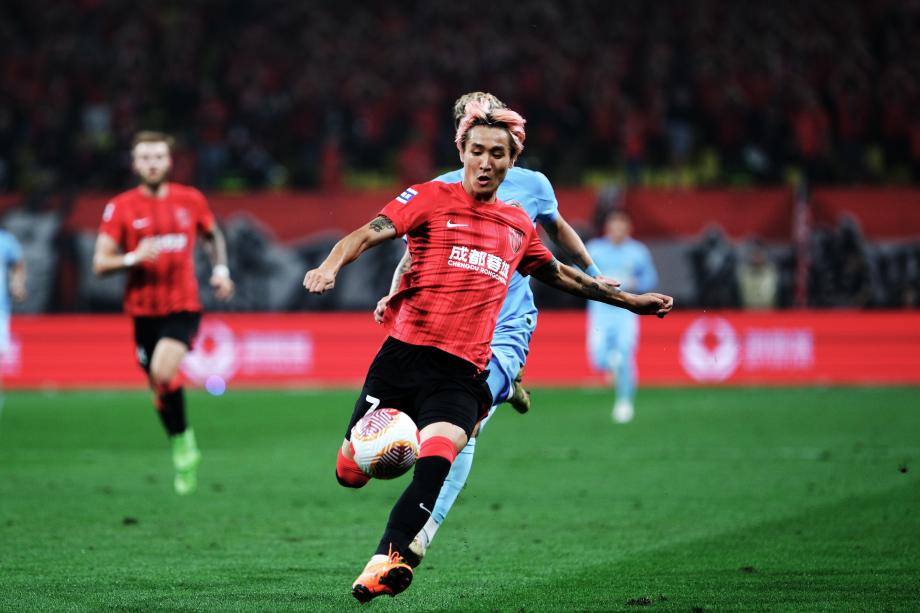 周定洋传射韦世豪破门 成都蓉城战胜河南队