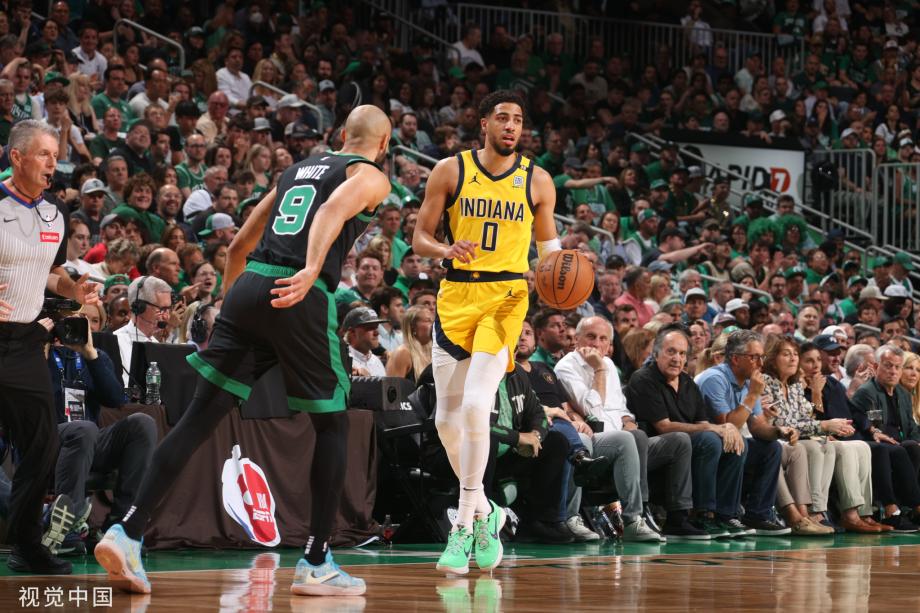 布朗40+5哈利伯顿伤退 绿军再胜步行者2-0领先