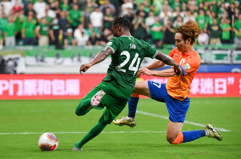 阿德本罗进球法比奥破门 国安两球完胜泰山