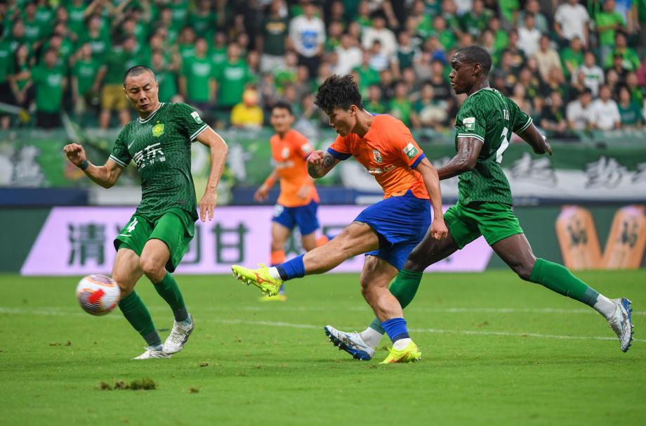 阿德本罗进球法比奥破门 国安两球完胜泰山