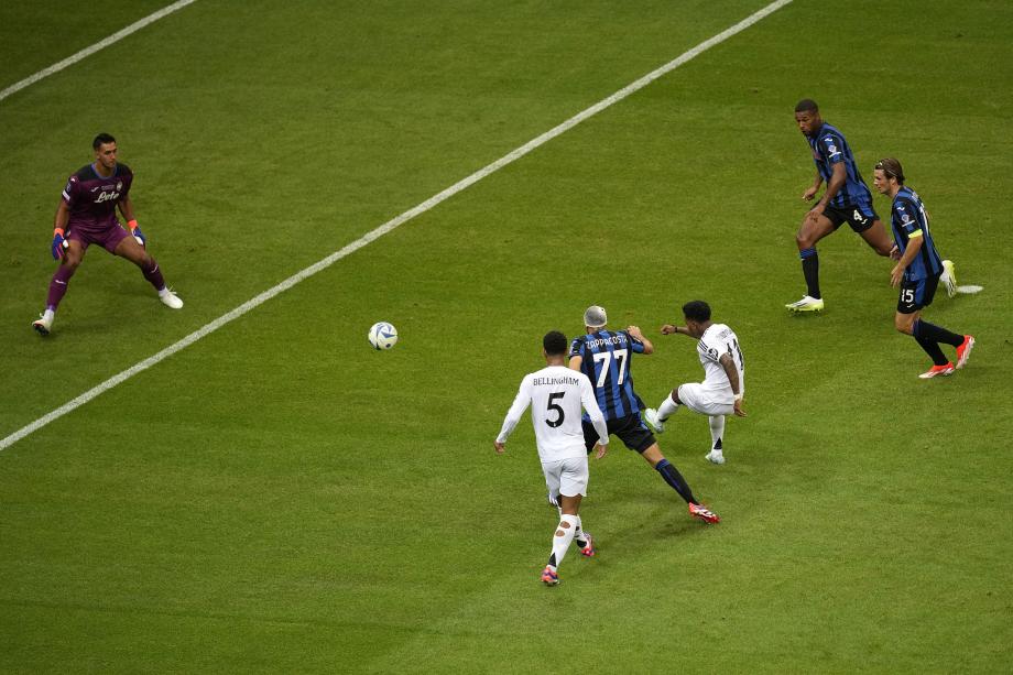 姆巴佩首秀破门!皇马2-0战胜亚特兰大夺欧超杯