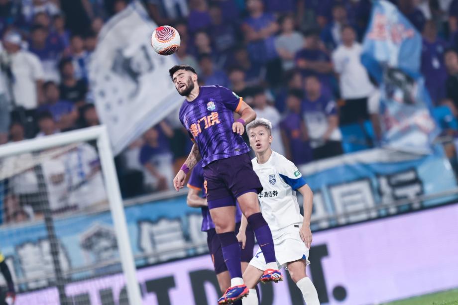 孔帕尼奥点球破门 天津津门虎战胜武汉三镇