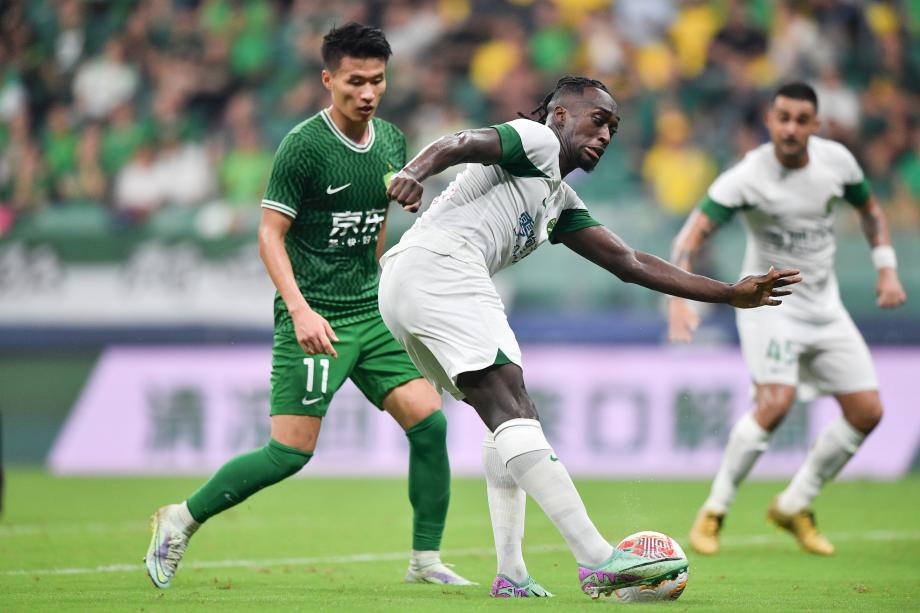 张玉宁吃到红牌 北京国安主场战平浙江队