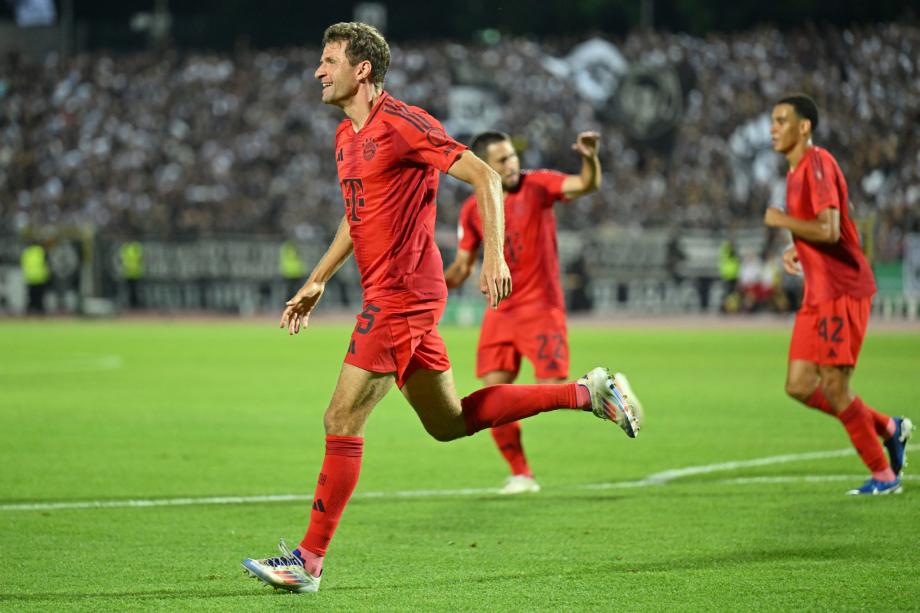 德国杯-穆勒2射1传凯恩破门 拜仁4-0乌尔姆