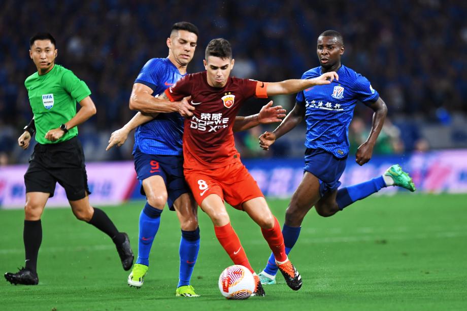 于汉超传射 申花3-1逆转十人海港赢下上海德比