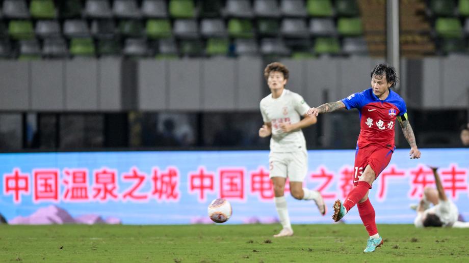 杨超声传射马里破门 梅州2-1战胜亚泰逃离降级区