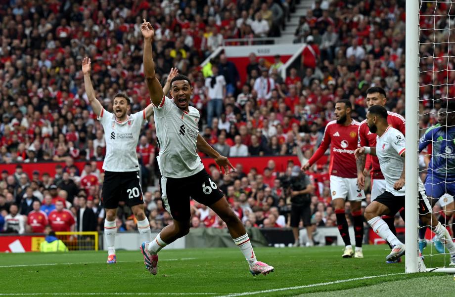 英超-迪亚斯双响萨拉赫传射 曼联0-3利物浦