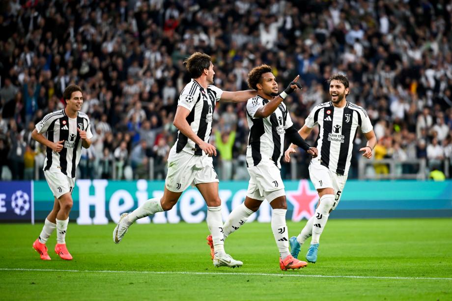 伊尔迪兹世界波 尤文3-1埃因霍温取开门红