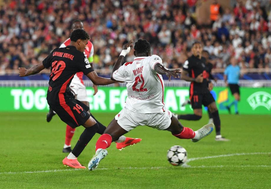 欧冠-伊列尼赫纳建功亚马尔破门 巴萨1-2摩纳哥