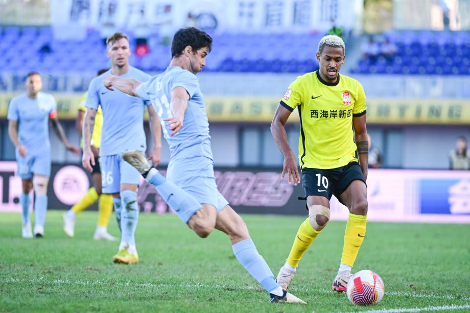 杜加利奇乌龙球 青岛西海岸3-2绝杀深圳新鹏城