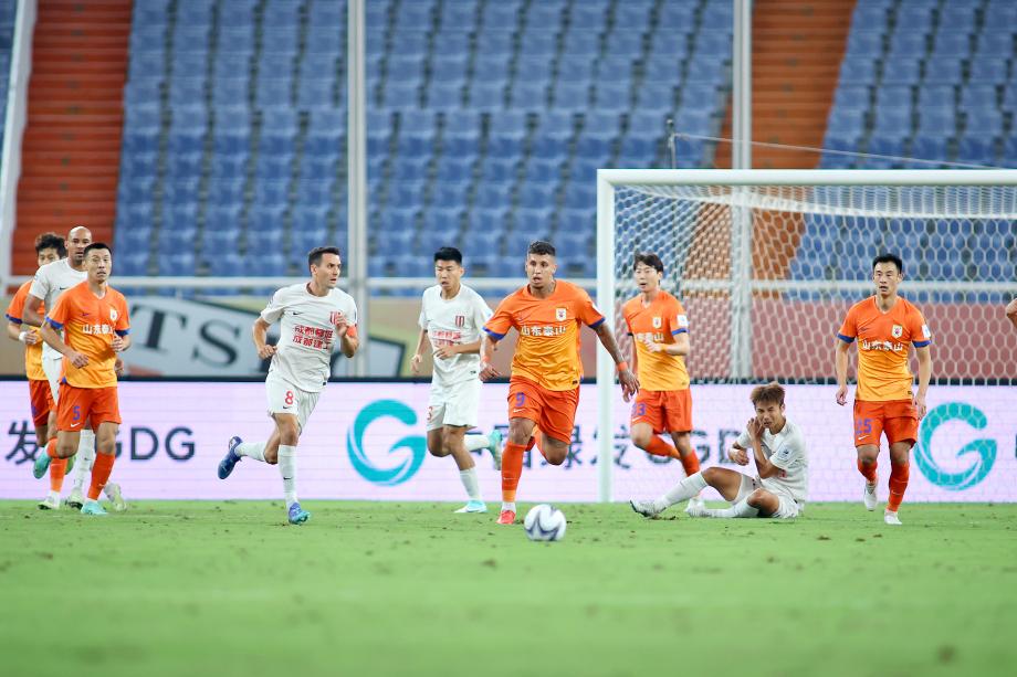 郑铮破门 山东泰山胜成都蓉城晋级足协杯决赛