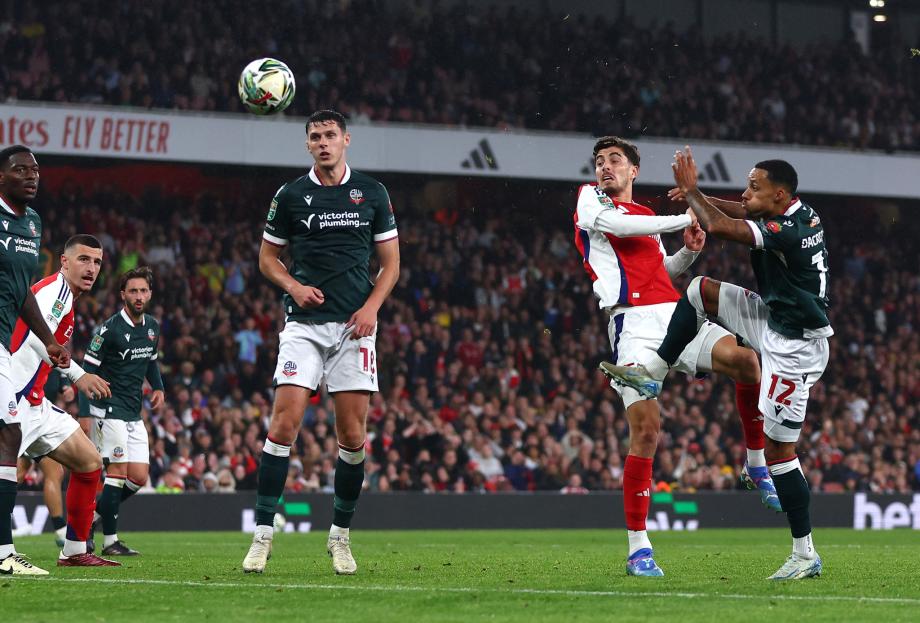 联赛杯-斯特林传射恩瓦内里双响 阿森纳5-1晋级