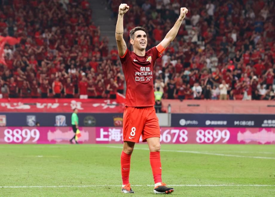 奥斯卡双响武磊伤退 海港2-1西海岸仍领跑