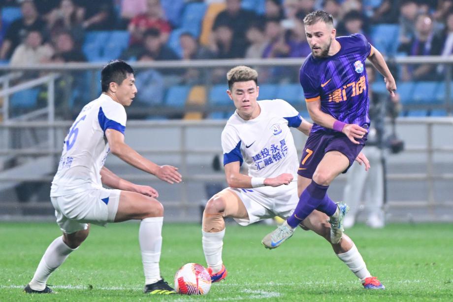 王秋明绝杀谢维军破门 天津津门虎3-2沧州雄狮