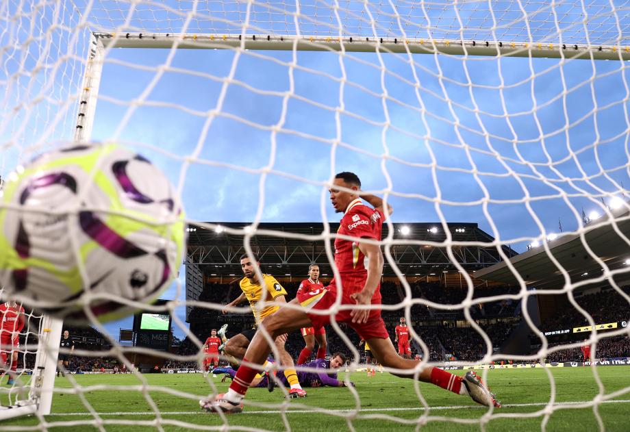 萨拉赫点射 利物浦客场2-1狼队登顶积分榜