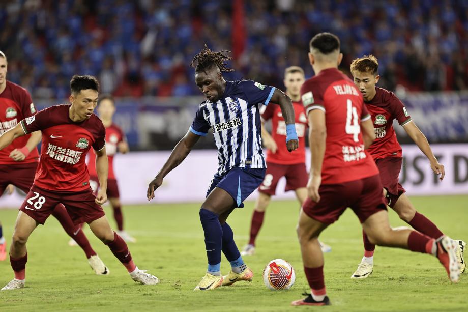 中超-若卡绝杀 武汉三镇1-0战胜十人河南队