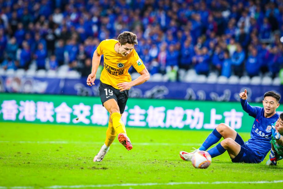 上海申花2-2遭深圳新鹏城逼平 积分榜跌至第2