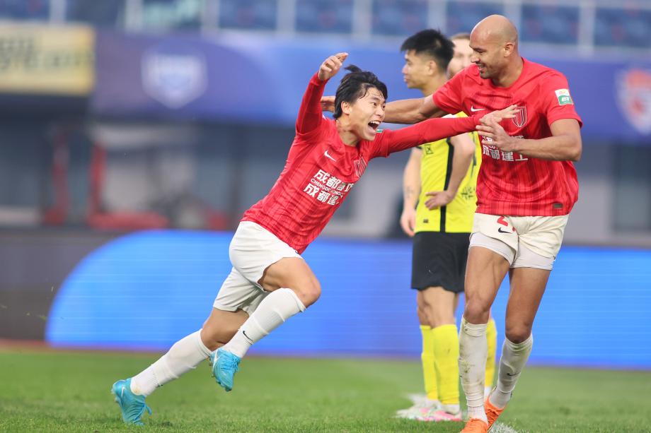 成都蓉城1-1青岛西海岸锁定亚冠二级联赛资格