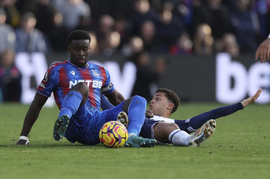 英超-范德文后场失误马特塔制胜 热刺0-1水晶宫