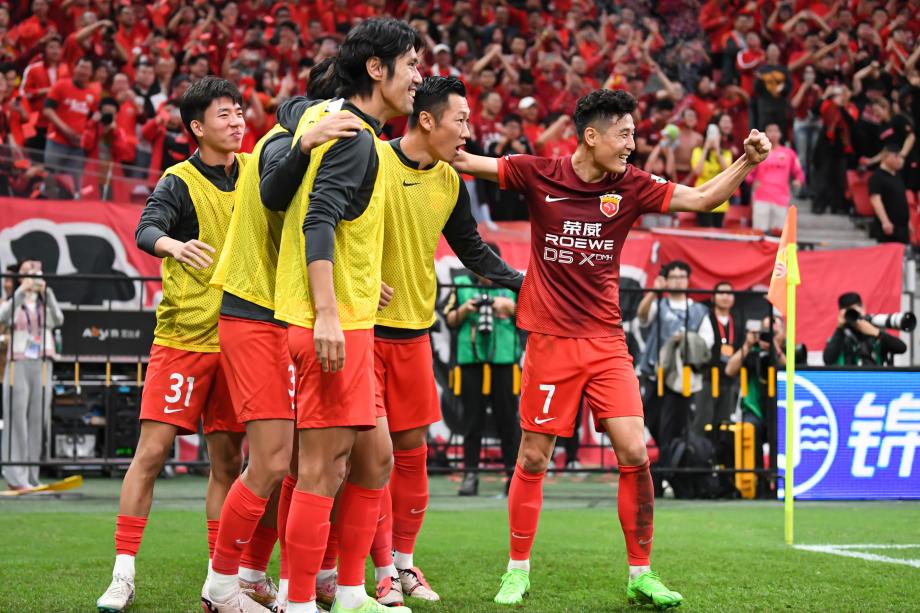 武磊独造5球 海港5-0大胜津门虎卫冕中超冠军